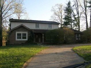 2201 E Canterbury Ct, Martinsville, IN 46151