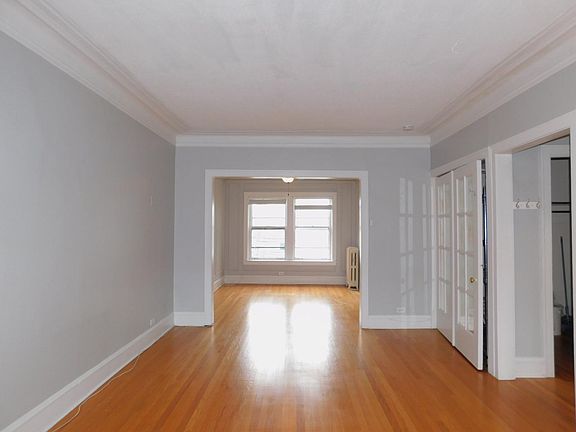 2nd image of 842 Hinman Ave APT 3