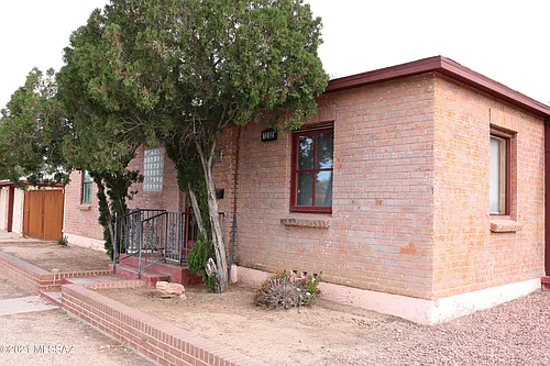 1202 N Tucson Blvd Photo 1