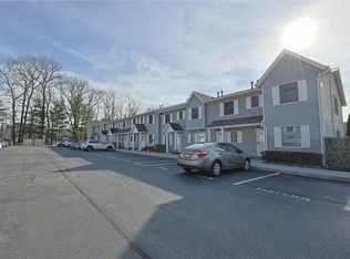 272 Hubert Humphrey Dr, Chestnut Ridge, NY 10977