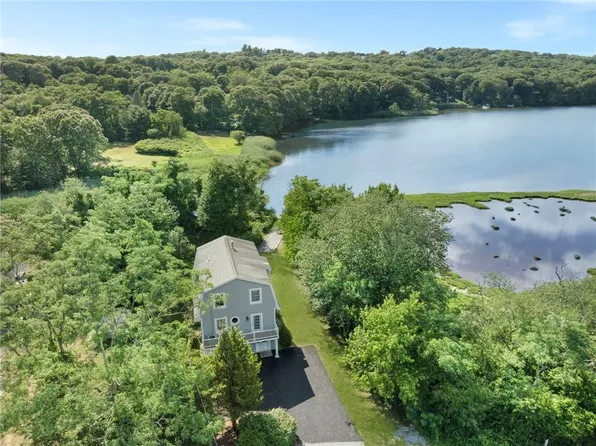 133 Bridgetown Rd, Narragansett, RI 02882