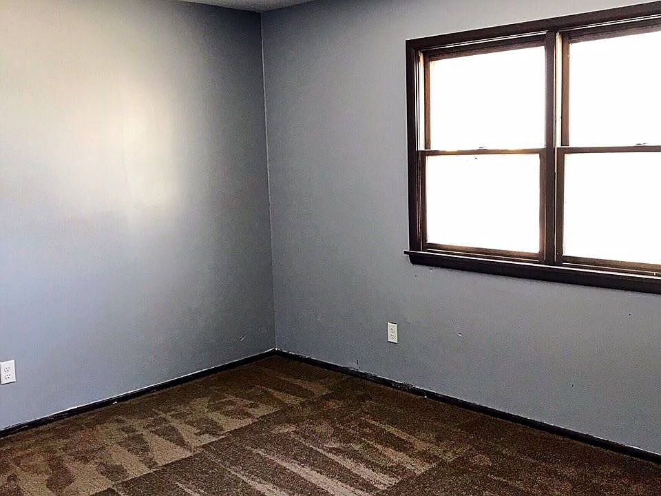 2nd image of 10832 W Florist Ave