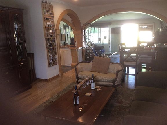 Open plan: living room/dining room/family room 