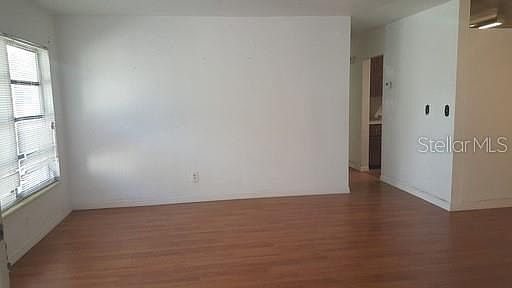 3rd image of 4718 Beaumont St