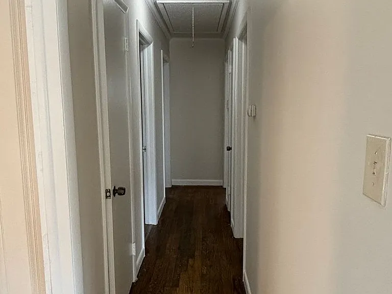 1801 W Meadowview Rd — Photo 10