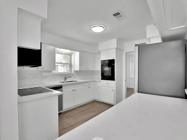10513 Moorberry Ln — Photo 14