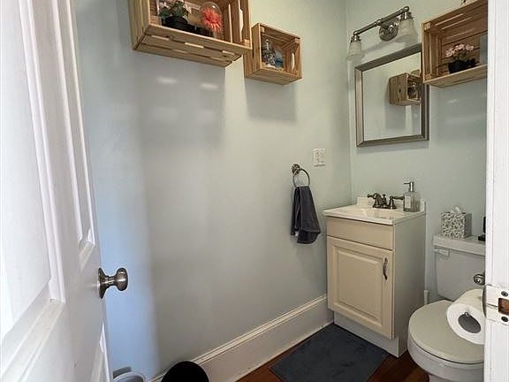 4th image of 35 Royal St #35