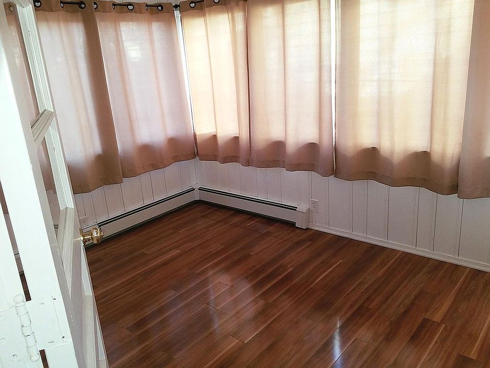 1st Floor "Florida Room" / Dining Area
