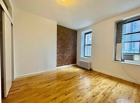 Rented by CitySites Real Estate Group | media 6