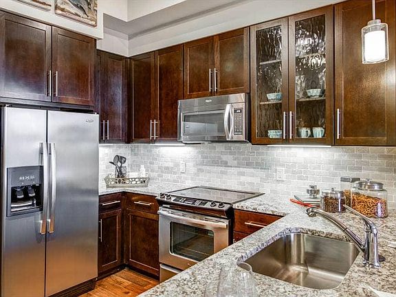 3rd image of 3120 N Haskell Ave #4145