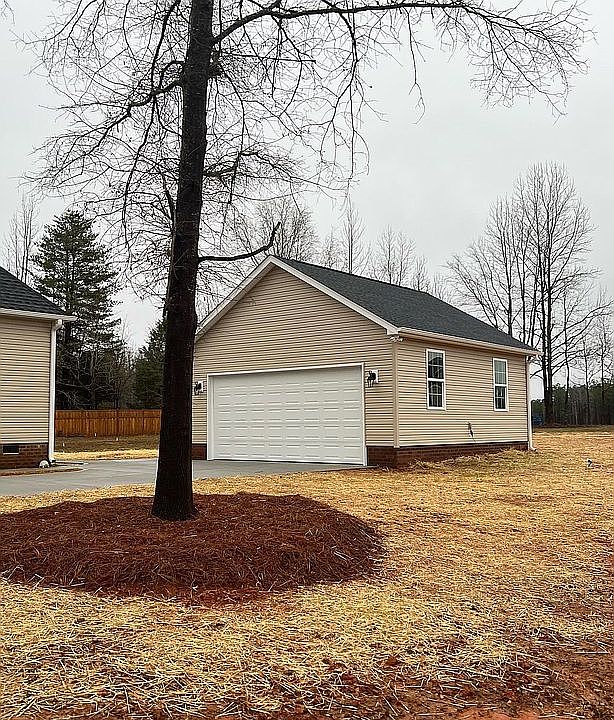 Detached Garage