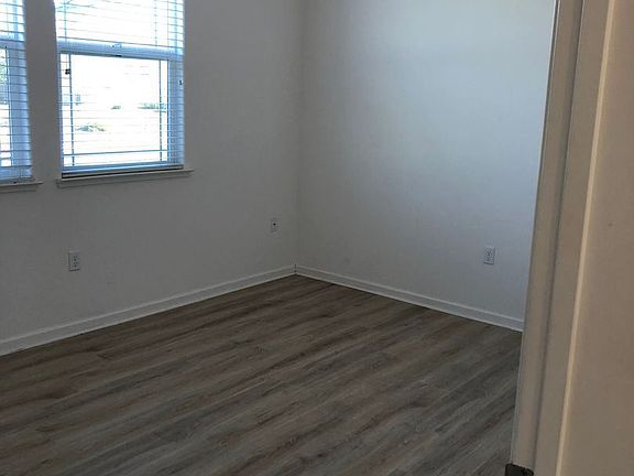 5th image of 3431 Eskaton Dr