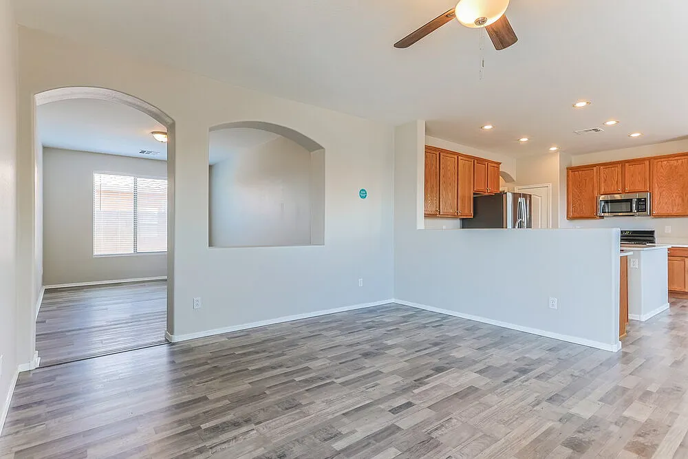3 bed, 2.0 bath, 1910 sqft, $1,770 — Photo 3