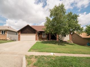 2011 W Nottingham St, Springfield, MO 65810