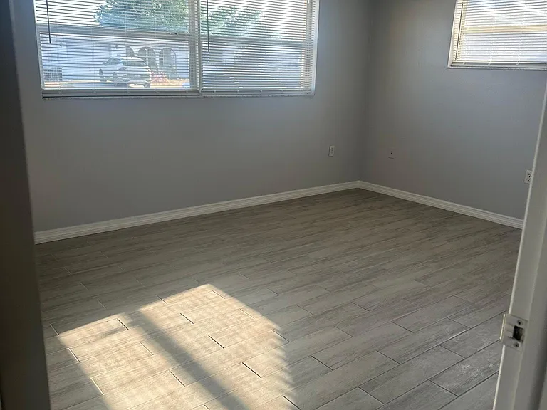 5550 Saren Dr — Photo 10