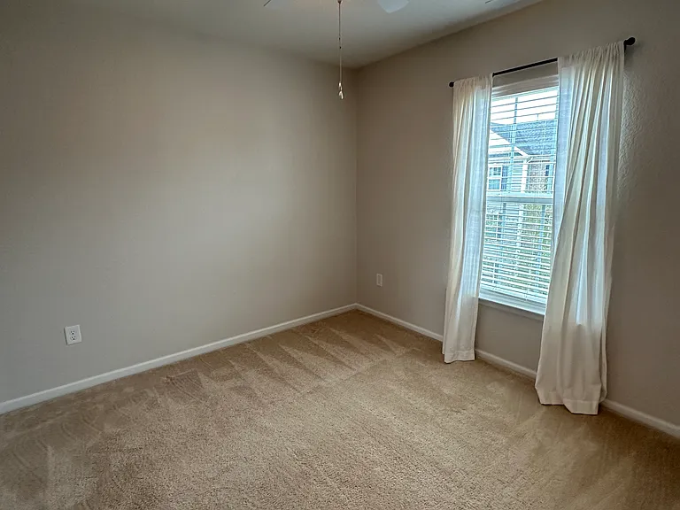4976 Almandine Ave — Photo 25