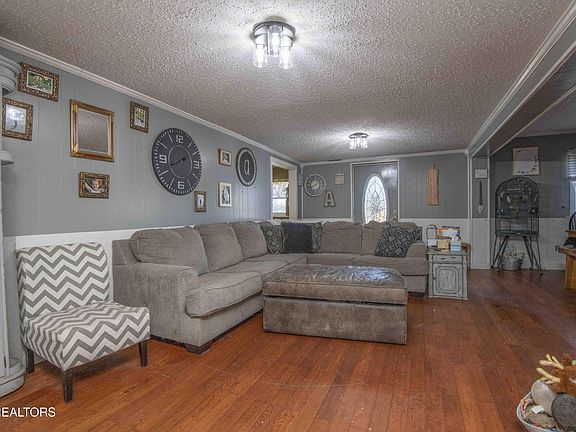 5th image of 526 Bullen Emert Ln