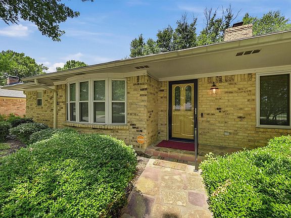 4th image of 3008 Redbud Trl