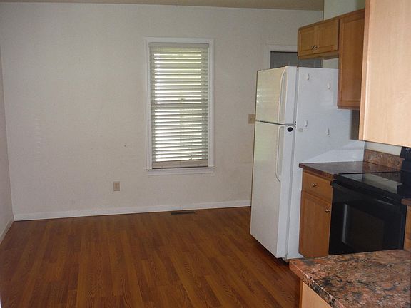 4th image of 68 Hudson St #1