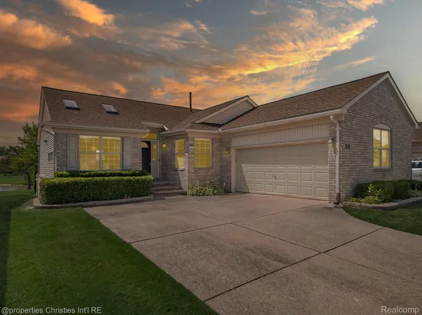 42833 Hunt Club Blvd, Sterling Heights, MI 48314