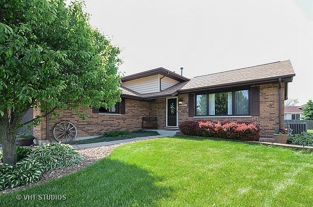1st image of 4944 Arquilla Dr