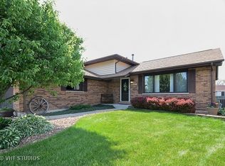 4944 Arquilla Dr, Richton Park, IL 60471