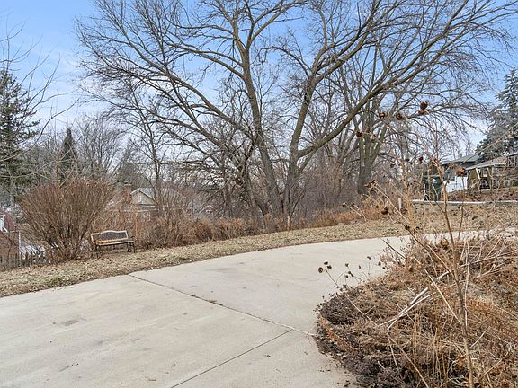 4th image of 2817 Sunset Cir