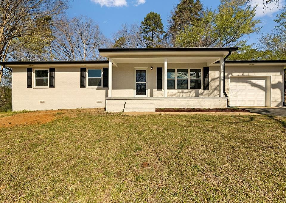 1st image of 610 Hickory Cir