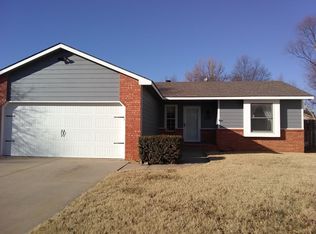 2015 N Parkridge Ct, Wichita, KS 67212