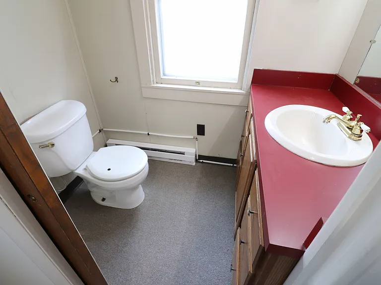 502 N State St — Photo 14