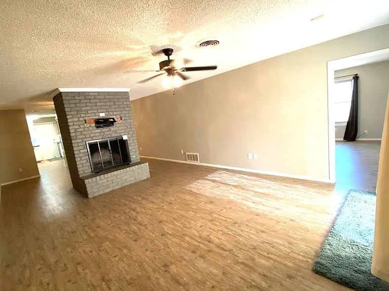 9818 Jordan Ave — Photo 18