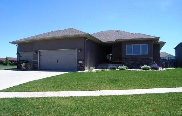 1st image of 3001 W Courtyard Ln