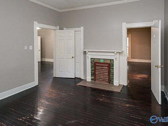 5th image of 627 Moulton St E
