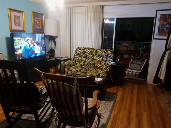 411 Kaiolu St APT 306, Honolulu, HI 96815