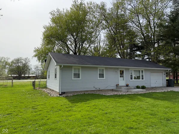 102 1st St, Fillmore, IN 46128