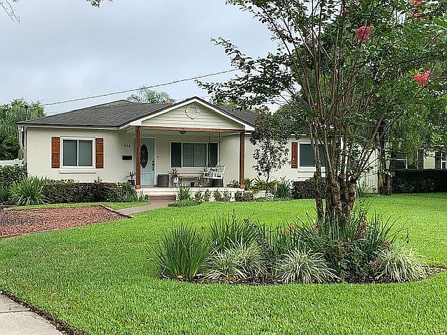 1st image of 916 Floral Dr