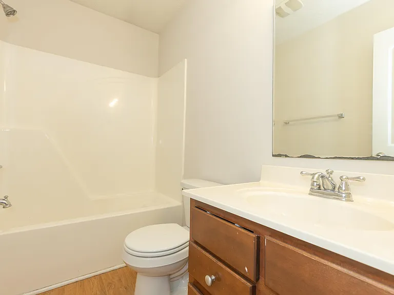 4920 Penrose Dr — Photo 7