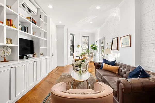 1st image of 633 Saint Johns Pl