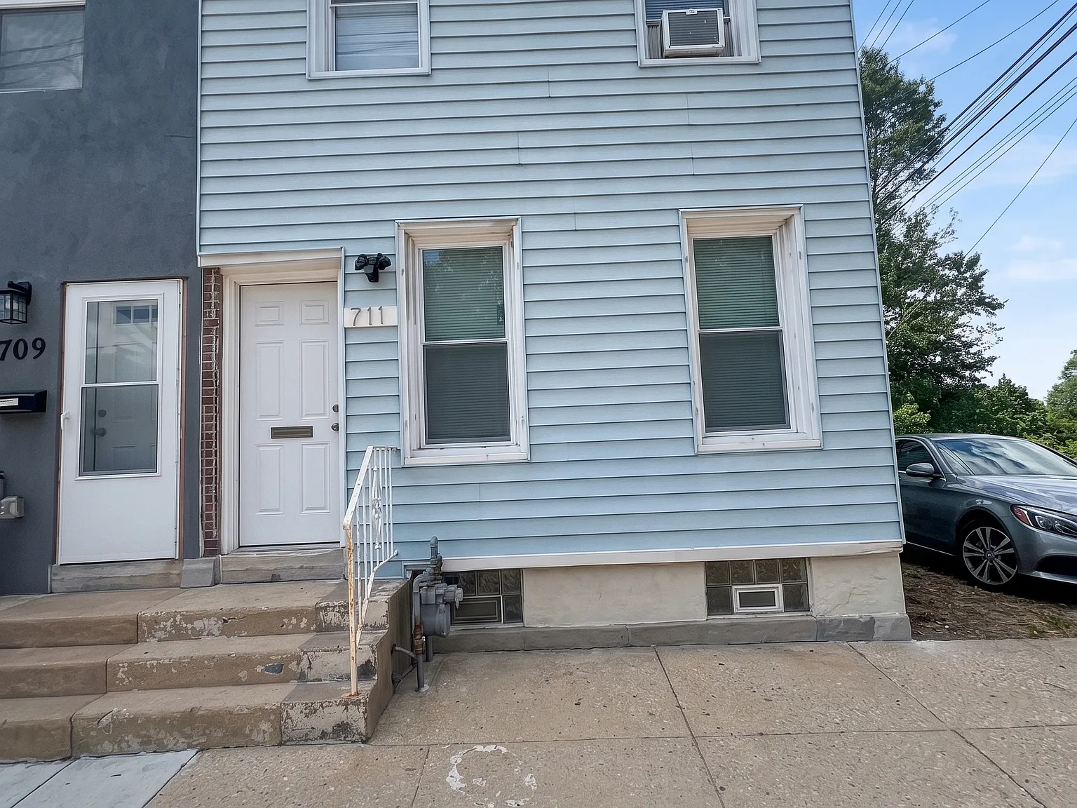 3 bed, 1552 sqft, $2,400 — Photo 1