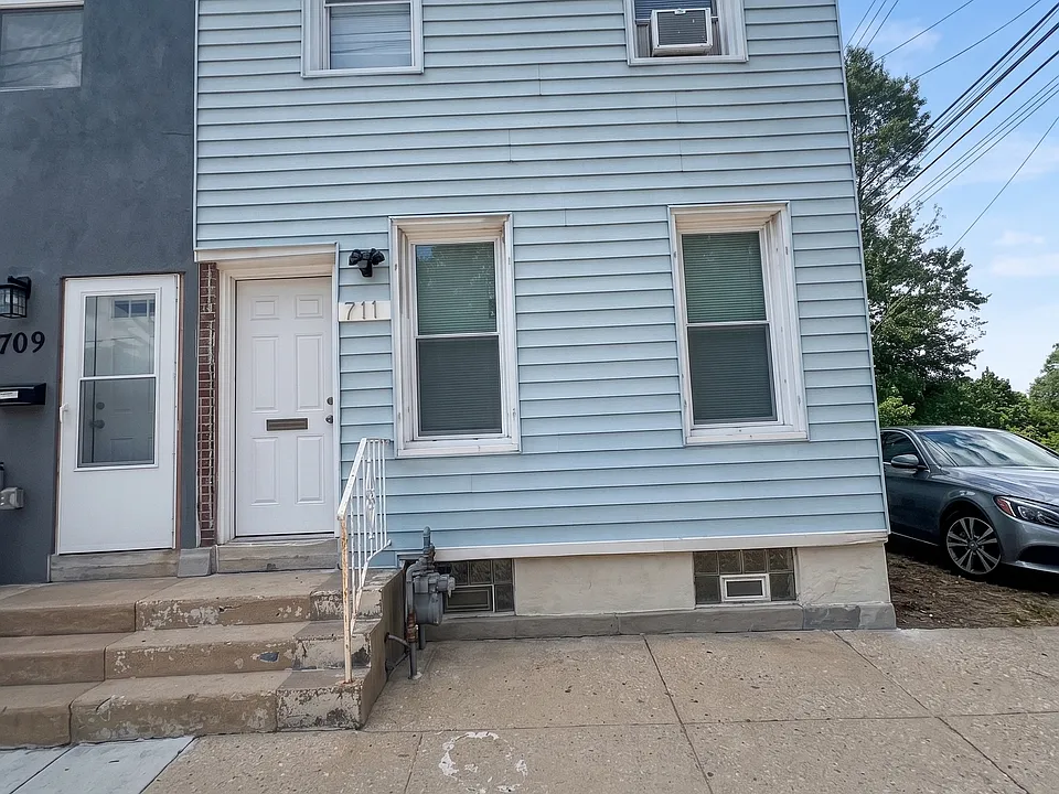 711 Walnut St