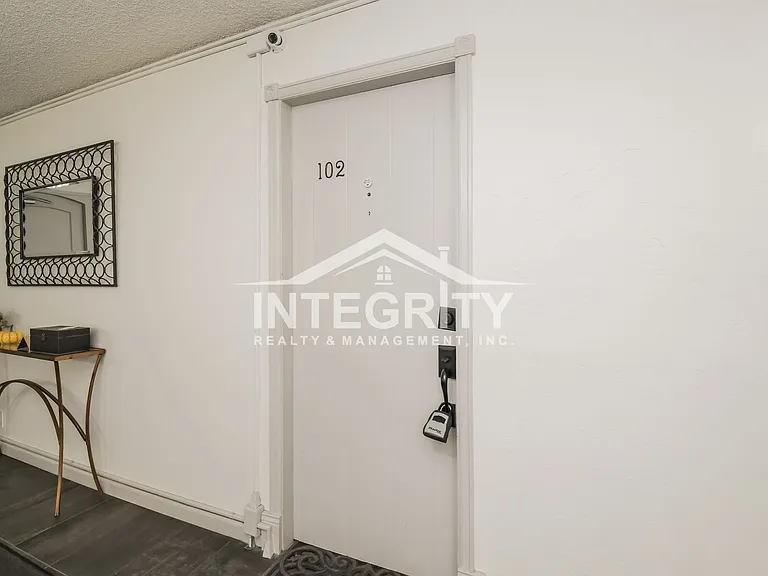 1365 Columbine St #102 — Photo 4