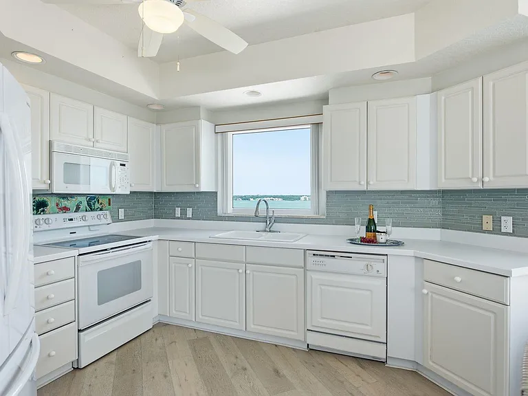 1170 Gulf Blvd #1105 — Photo 21
