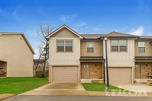220 Signature Pl Photo 1