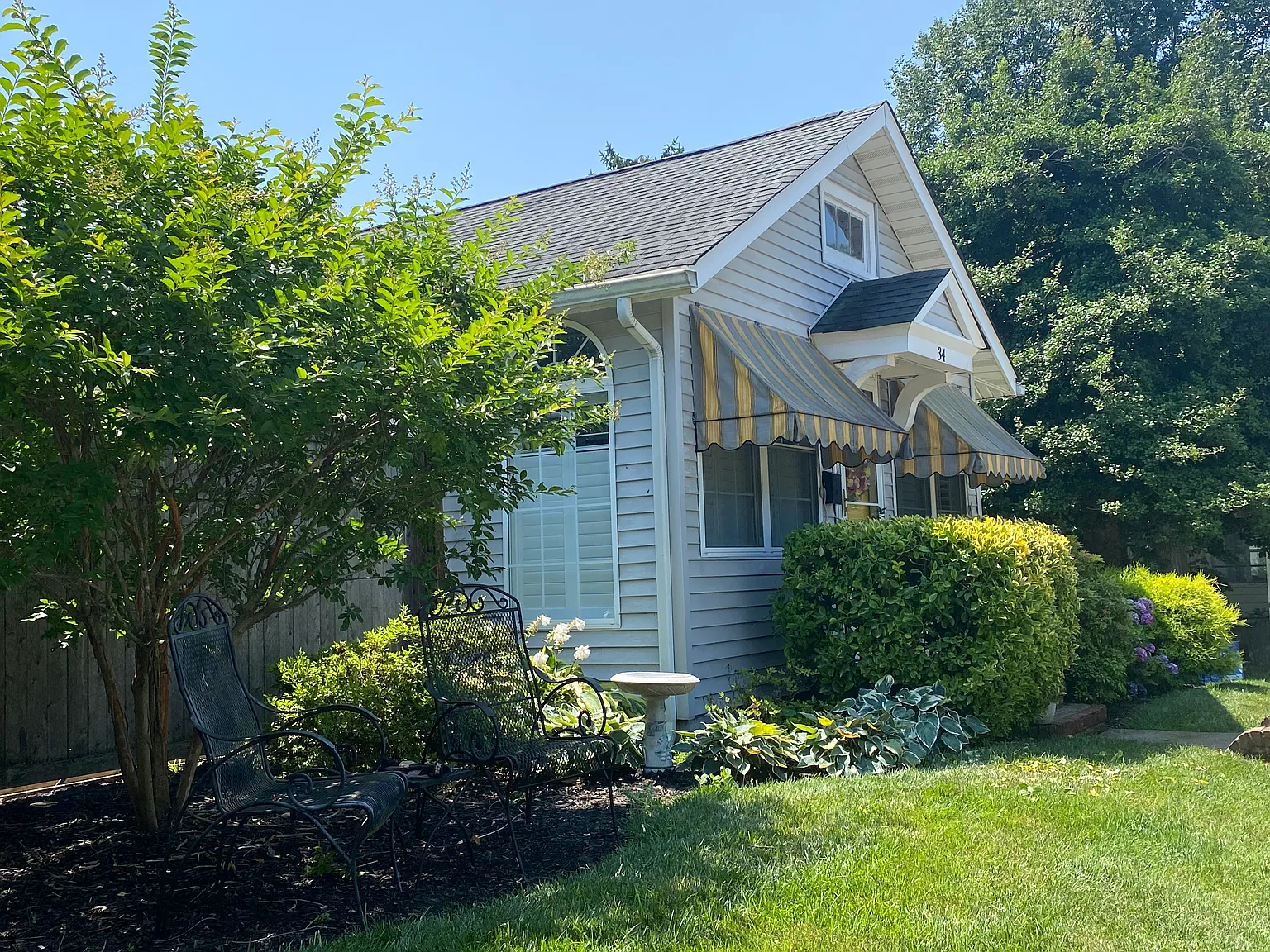2 bed, 900 sqft, $3,700 — Photo 2
