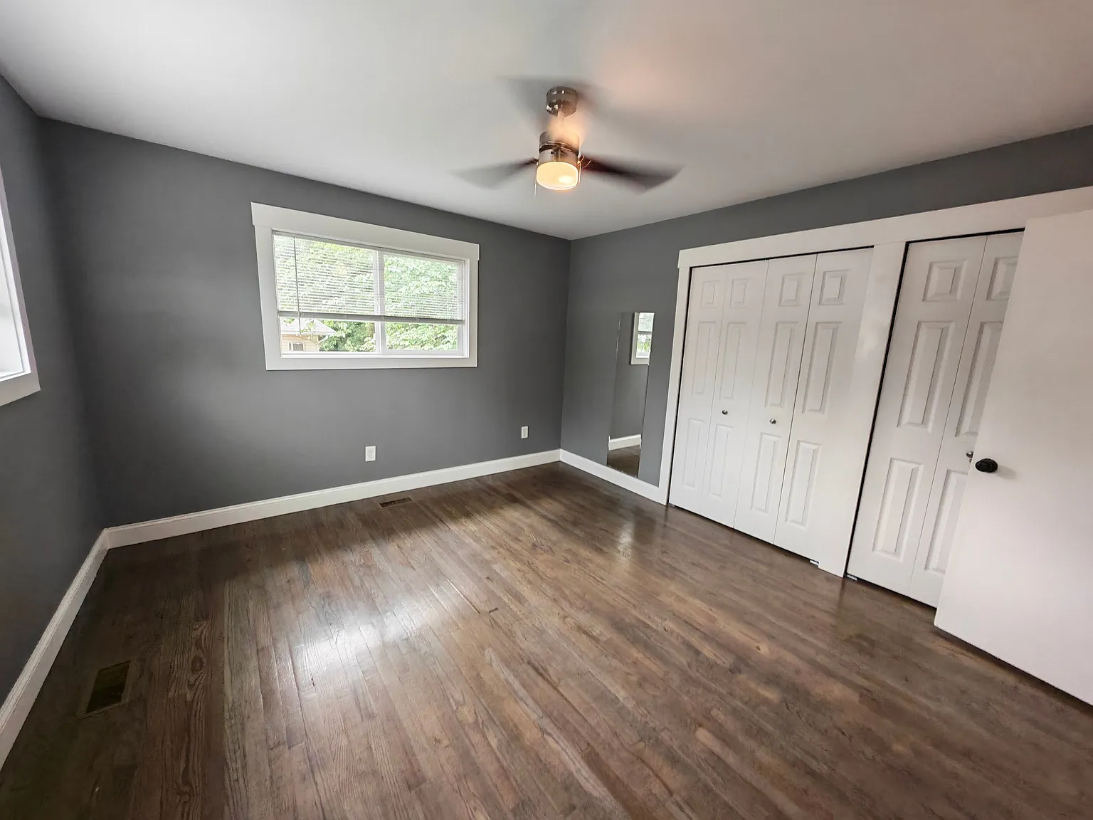 4 bed, 2.5 bath, 2200 sqft, $3,300 — Photo 2