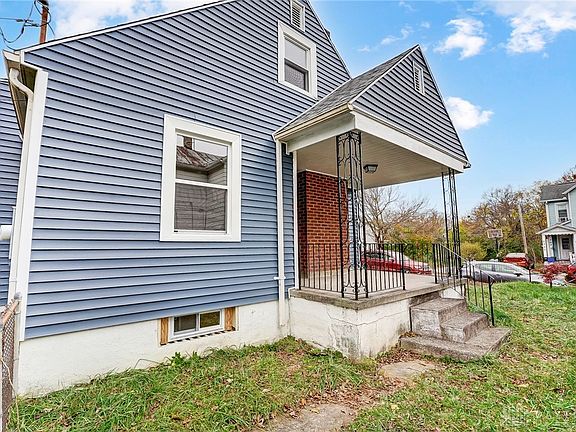 5th image of 706 E Sycamore St