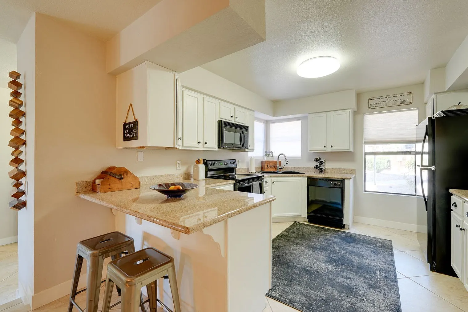 3 bed, 2.0 bath, 1194 sqft, $3,128 — Photo 4