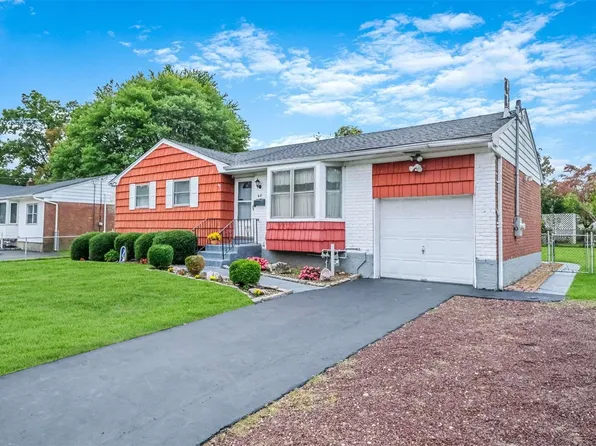 68 Bergen Drive, Deer Park, NY 11729