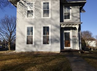 903 N Iowa Ave, Washington, IA 52353