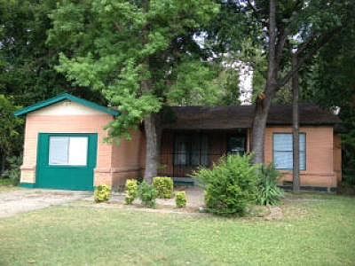 1st image of 3015 Dahlia Dr